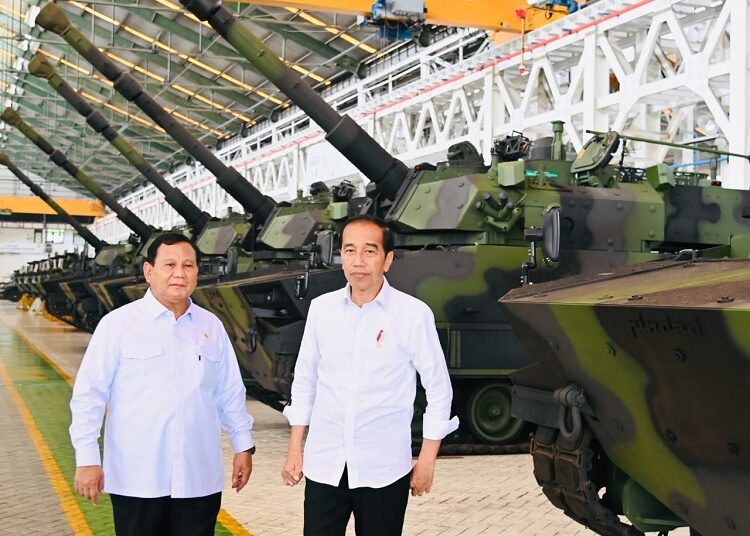 Presiden Jokowi Apresiasi Perkembangan Cepat PT Pindad