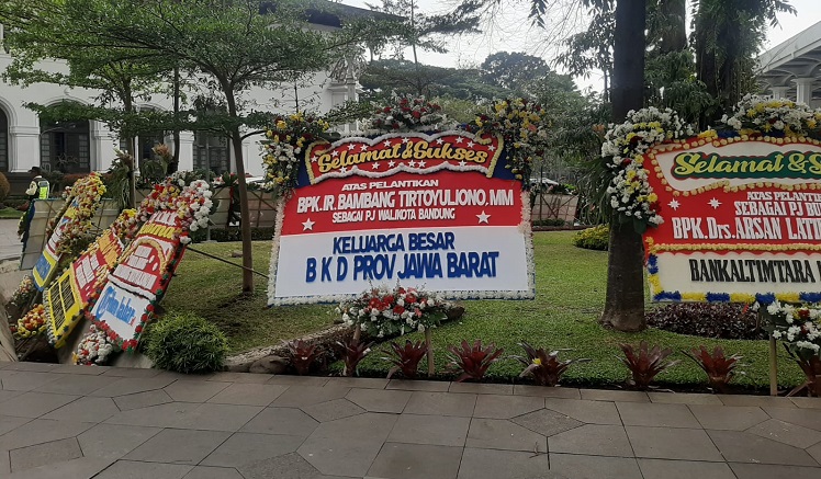 Usai Lantik Bambang Tirtoyuliono sebagai Pj Walikota Bandung, Yana Mulyana Langsung Dipecat 