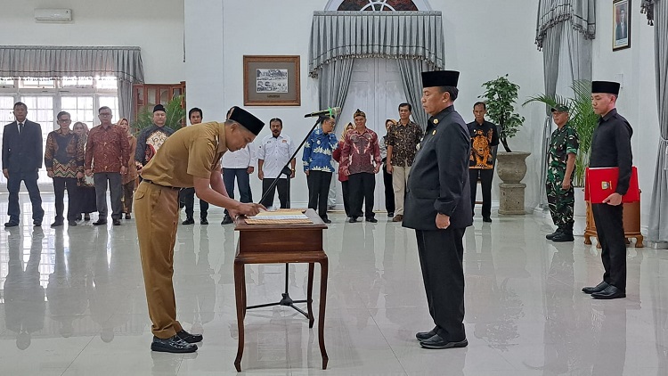 Pj Kades Baru Resmi Dilantik Pj Bupati Sumedang
