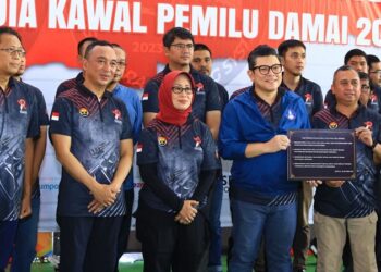 Kadiv Humas Polri Irjen Pol Sandi Nugroho dan Ketua Dewan Pers Ninik Rahayu serta para Pemimpin Redaksi dalam acara deklarasi pemilu damai 2024, Sabtu (28/10/23)