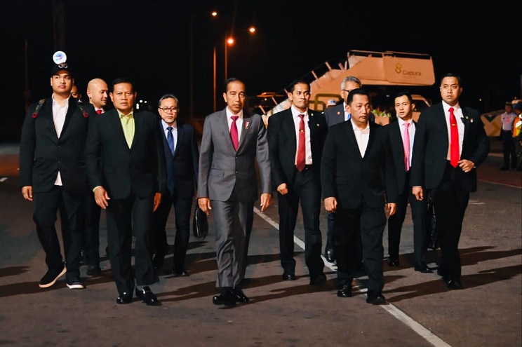 Bertolak ke Riyadh, Presiden Jokowi akan Hadiri KTT Luar Biasa OKI Bahas Gaza