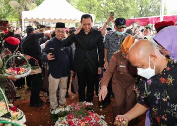 Hadiri Pemakaman Doni Monardo, AHY: Semoga Figur Beliau Bisa Terus Kita Teladani