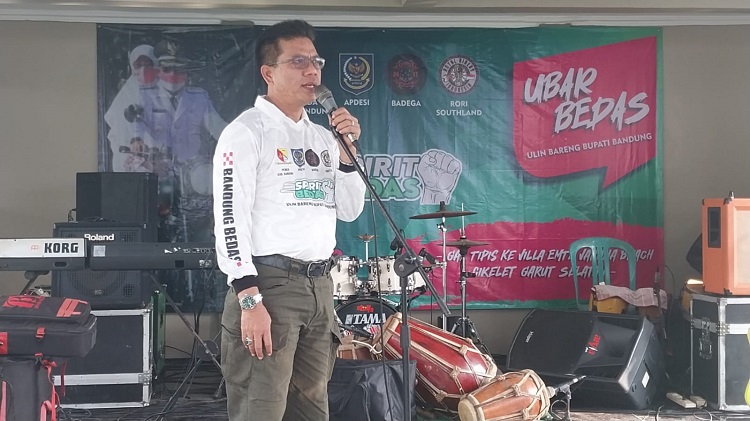 “Ubar Bedas” Para Kades Bersama Bupati Bandung di eMTe Villa Varuna Beach