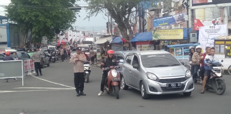 H-4 Tahun Baru Arus di Pos Pam Bundaran Suci Terpantau Lancar Didonimasi Kendaran Plat Nomor Lokal