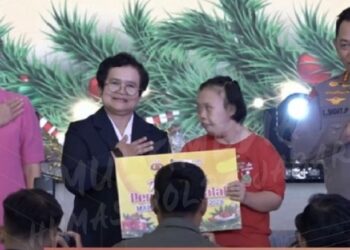 Kapolri Serahkan Tali Kasih Kepada Penyandang Disabilitas