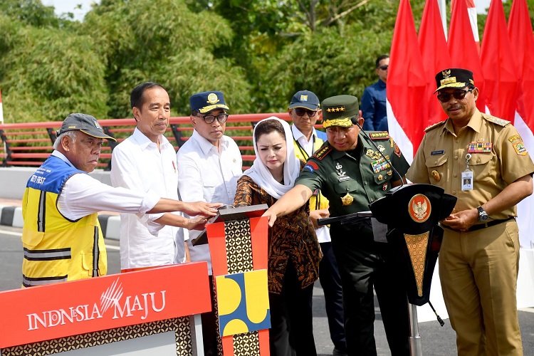 Mobilitas Warga Makin Aman dan Cepat, Presiden Jokowi Resmikan Penggunaan Tiga Jembatan
