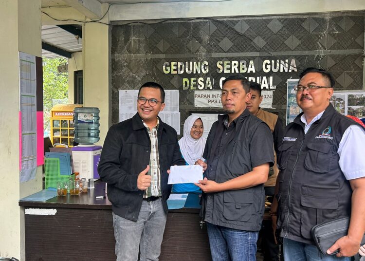 Ketua DPD LPM Kabupaten Bandung Bantu Korban Angin Puting Beliung