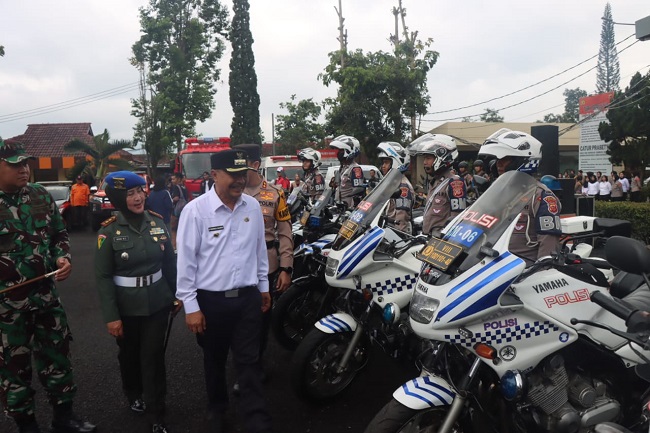 Pj Bupati Garut Garut Pimpin Apel Gelar Pasukan Operasi Ketupat Lodaya 2024