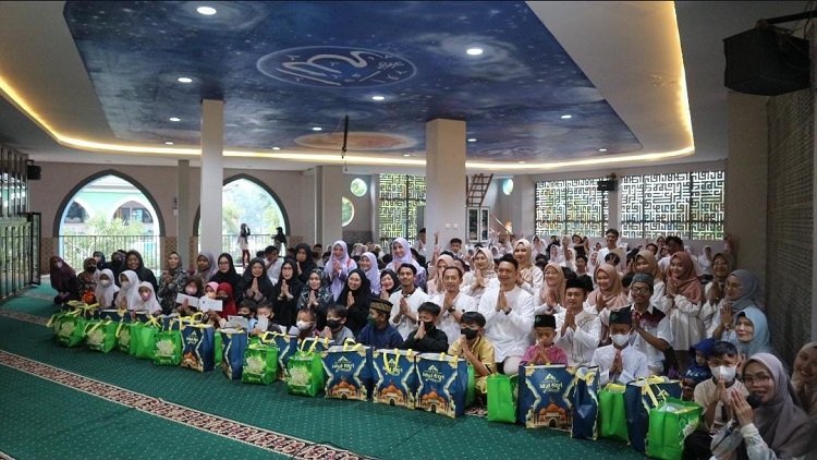 Kebersamaan Sivitas Akademika SMP. PCI, Dengan Para Anak Yatim Umahat Perindu Surga di Bulan Suci Ramadhan