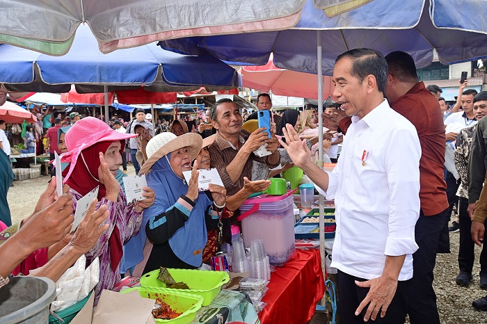 Tinjau Pasar Lawang Agung, Presiden Jokowi Pastikan Stabilitas Harga di Musi Rawas Utara