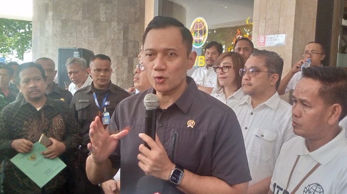 Menteri Agraria dan Tata Ruang ATR/BPN, Apresiasi Dibukanya Loket Akhir Pekan (PELATARAN) Untuk Memudahkan Masyarakat