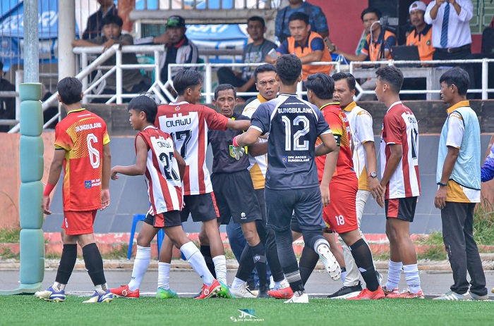Pertandingan Sepakbola Cilawu vs Bungbulang Di Porkab Kisruh, Apa Penyebabnya?