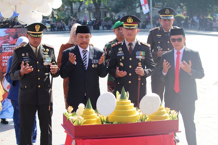 Upacara Peringatan HUT Bhayangkara ke-78 Tahun 2024 Polres Garut Berlangsung Meriah