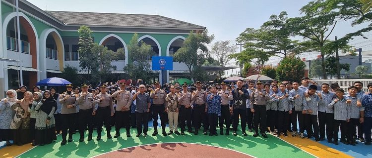 Siswa SETUKPA Polri Sambangi SMP PCI Kab. Bandung