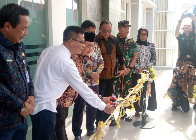 KPU Kabupaten Bandung, Resmikan Gedung Kantor Baru di Desa Soreang,Jln Bhayangkara No 34 RT 003/022 Kecamatan Soreang.
