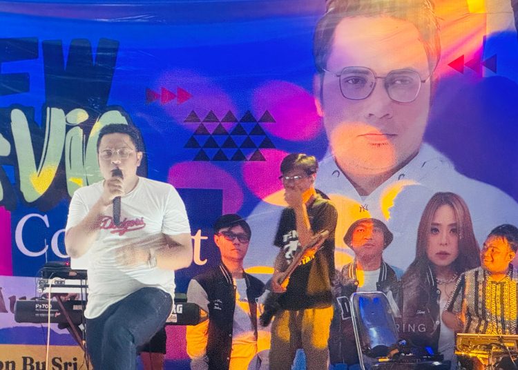 New Arvio Gelar Mini Concert Lagu Terbarunya, Vokalis Piar Pratama Hangatkan Suasana Pengunjung Pawon Bu SRI.