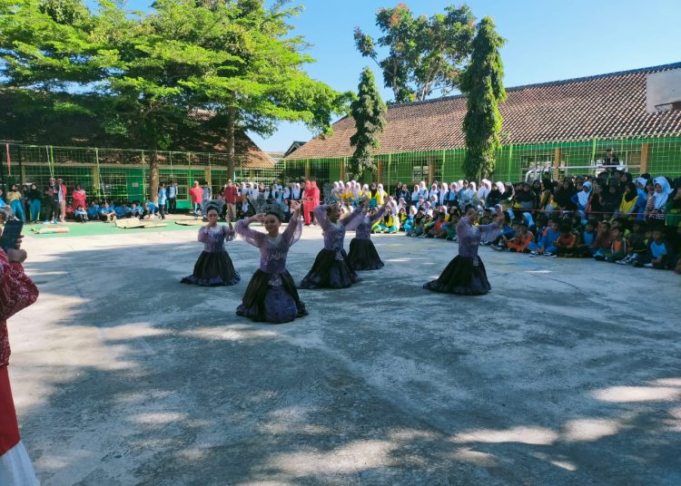 Seru dan Semarak, HUT Kemerdekaan RI ke-79 Terjadi di SMPN 1 Pasirjambu
