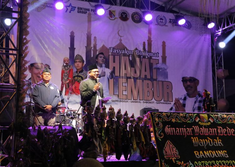 Hadiri Hajat Lembur Desa Sukamanah, Bupati Dadang Supriatna Sampaikan Program Prioritas