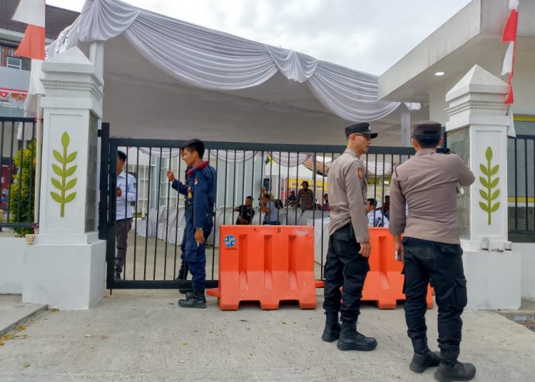 Jelang Pendaftaran Calon Bupati/wakil Bupati Bandung Periode 2024-2029, Area KPUD Diseterilkan, Tertutup Untuk Umum.