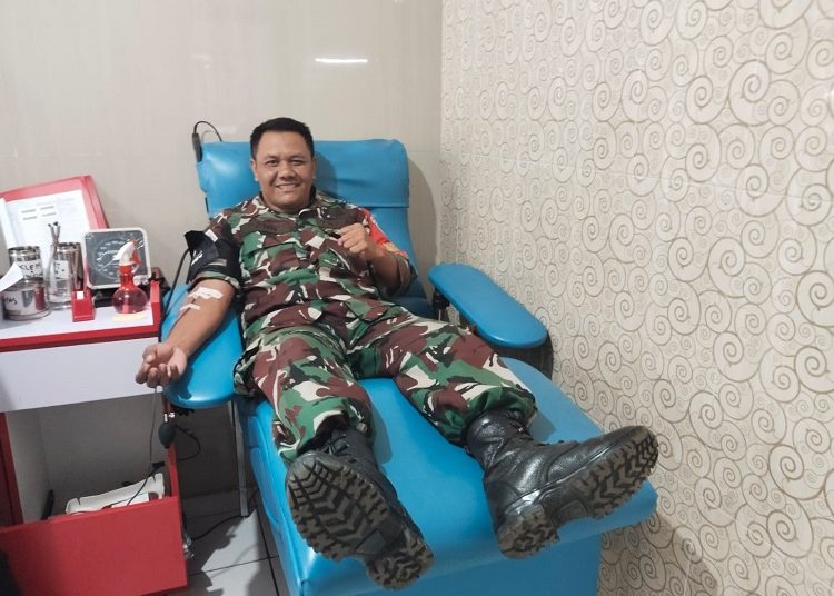 Implementasi 8 Wajib TNI, Babinsa Bantu Kesulitan Rakyat