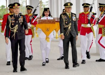 Kirab Duplikat Bendera Merah Putih dan Teks Proklamasi Tiba di Istana Negara IKN
