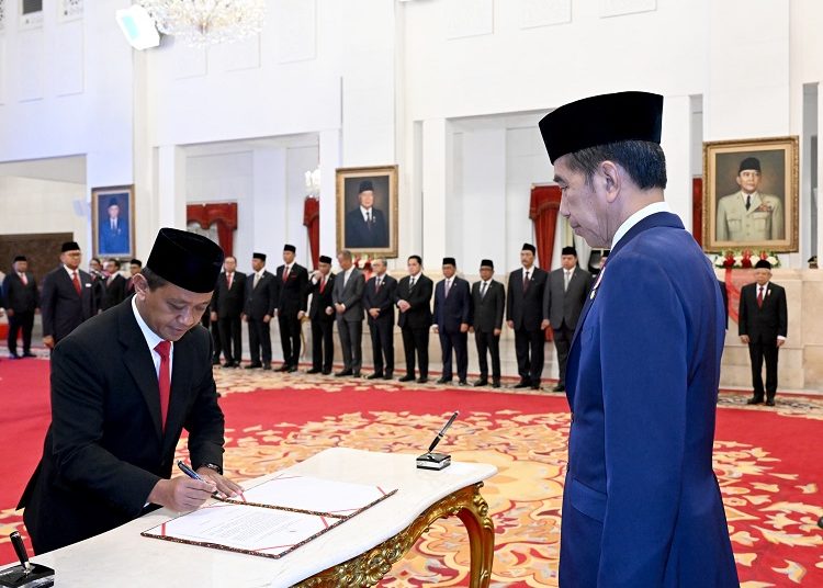 Presiden Jokowi Rombak Kabinet, Lantik Menteri Hukum dan HAM hingga Wakil Menteri Komunikasi dan Informatika