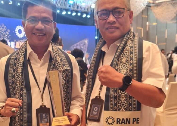 Luar Biasa ! Dadang Supriatna Kembali Terima Penghargaan RAN PE Awards