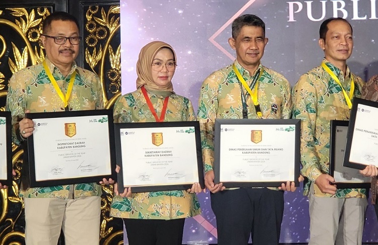 Kinerja Pelayanan Publik Baik, MarkPlus Institute Guyur Pemkab Bandung 4 Penghargaan