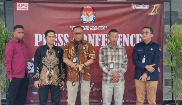 Dua Paslon Bupati Bandung, Daftarkan Hari Terakhir