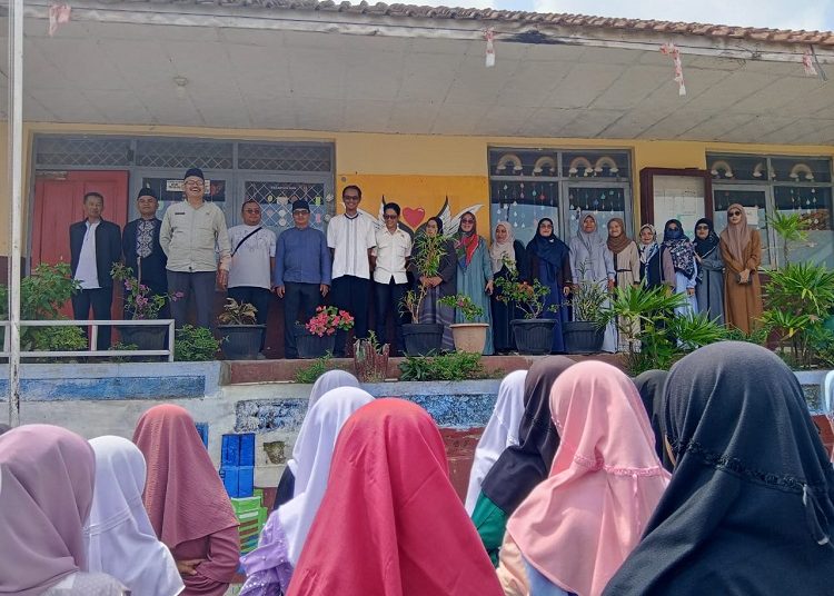 Pesan Kepsek SDN 3 Karangpawitan, dengan Berakhlakul Karimah, “Kita Akan Sukses Dunia dan Akhirat.”