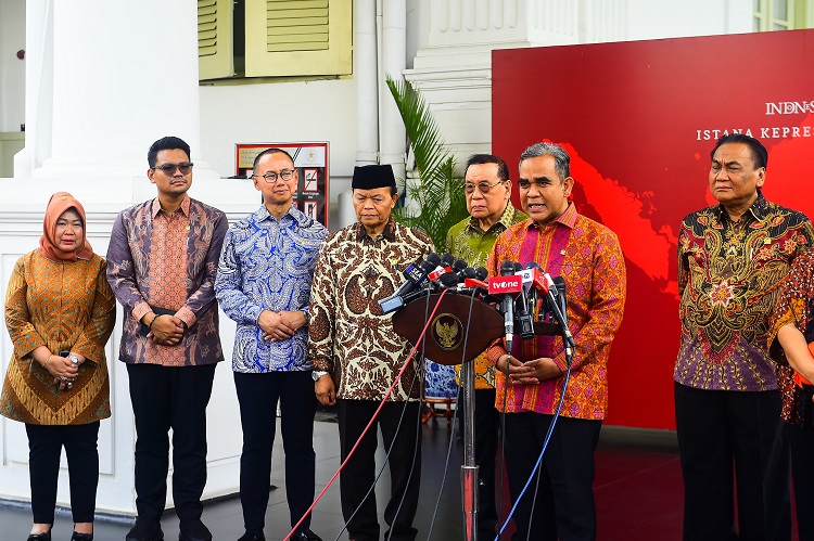 Presiden Jokowi Terima Kunjungan Pimpinan MPR RI di Istana Merdeka