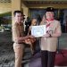 Kades Tanjungsari Dapat Piagam Penghargaan Kepala Desa Terbaik