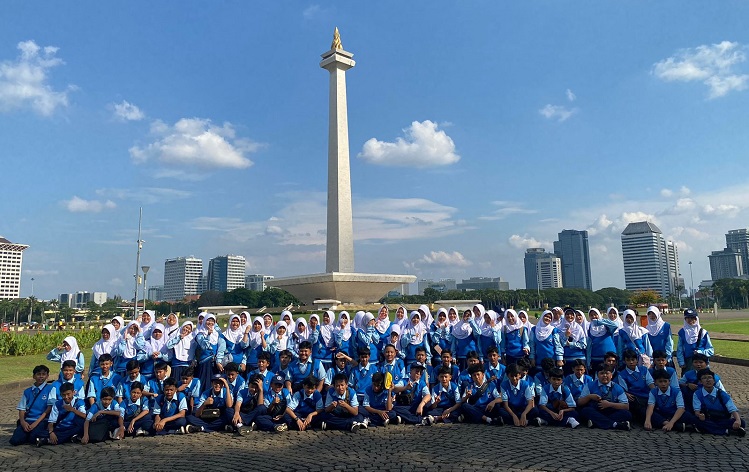 Siswa Siswi SMP. PCI Sambangi Istana Kepresidenan dan Gedung MPR, DPR. RI bertajuk ” PCI Goes to Jakarta “