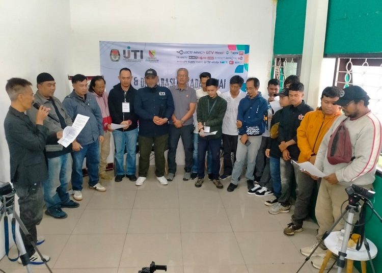 IJTI Korda Bandung Gelar FGD dan Deklarasi Pilkada Damai Anti Hoax: “Damai Itu Indah, Hoaks Itu Bencana”