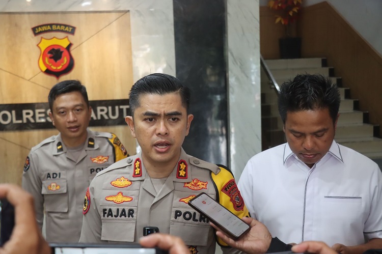 Polres Garut Serahkan Tersangka Dan Barang Bukti (Tahap II) Ke Kejaksaan Kasus Penganiayaan Guru Ngaji Oleh Oknum Ormas