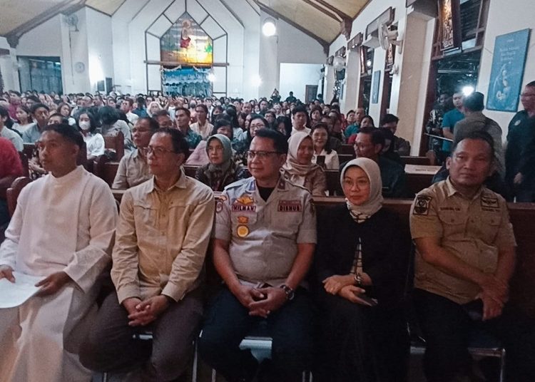 Malam Natal, Bupati Bandung Dadang Supriatna dan Forkopimda Monitoring Gereja Santo Martinus Sulaeman