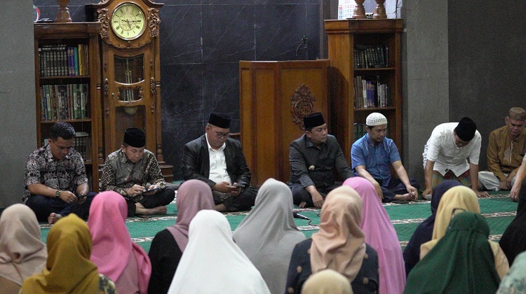 Pemda Sumedang Berikan Bantuan Renovasi Masjid Al-Muslimun Senilai 25 Juta