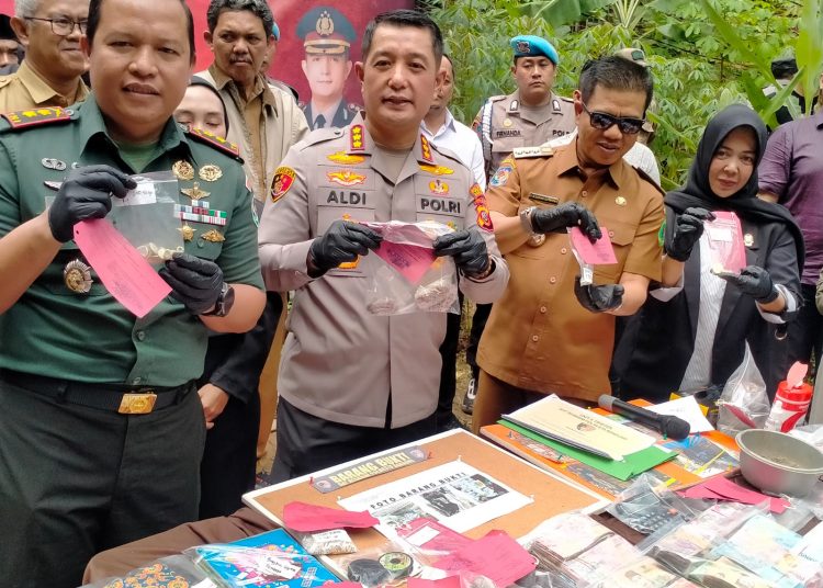 Polresta Bandung Tindak Penambang Emas yang Diduga Ilegal di Kutawaringin