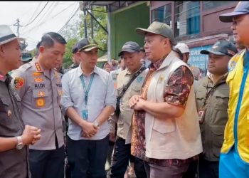 Tinjau Banjir Dayeuhkolot, Wakil Ketua DPR RI Cucun Ahmad Syamsurijal Tawarkan Solusi Atasi Banjir Kabupaten Bandung