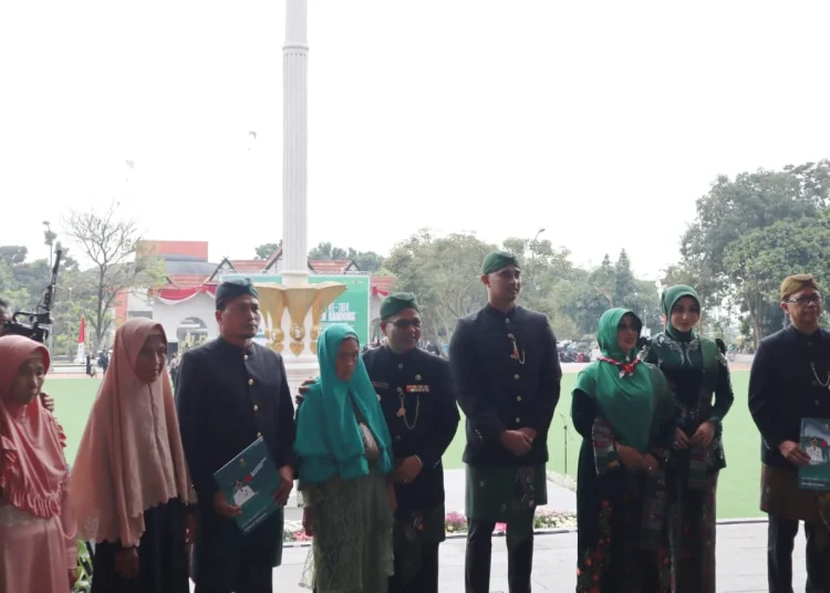 Warnai Hari Jadi Ke 384 Tahun, Bupati Bandung Lauching Program Bandung Bedas Nyaah Ka Indung.