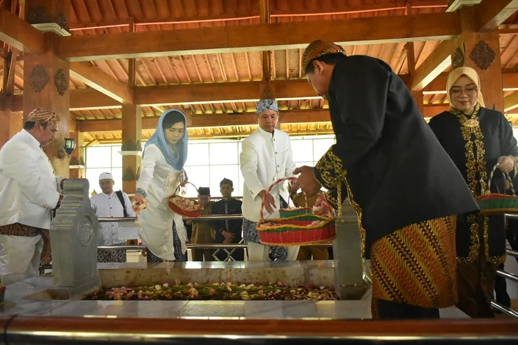 HJS Sumedang ke-447, Digelar Prosesi Ziarah ke Makam Prabu Geusan Ulun