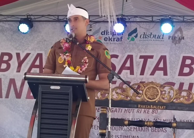 Wabup Bandung Ajak Pemuda Desa Cilame Majukan Budaya Lewat Ekonomi Kreatif