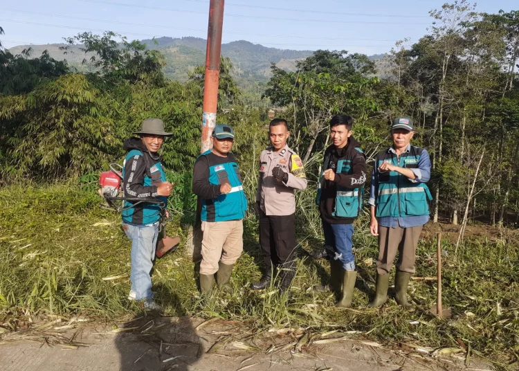 BBBS Cimaung Rutin Tertibkan Sampah Liar di Jalan Raya Pangalengan-Banjaran