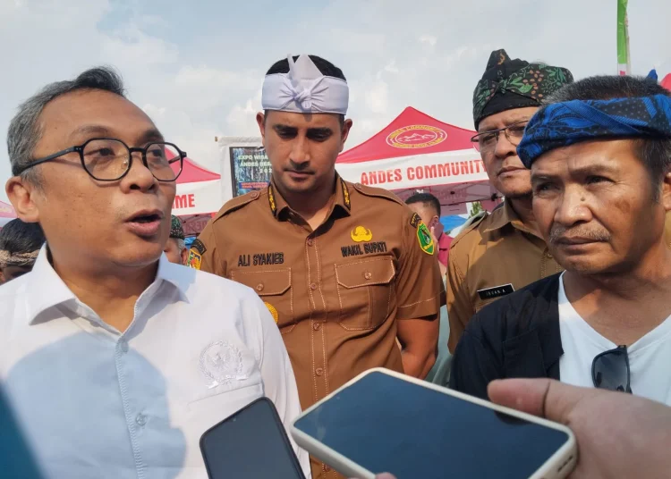 Ahmad Najib Resmi Buka Gebyar Expo Wisata Budaya Andes: Bawa “Oleh-Oleh” Reses untuk Warga Cilame