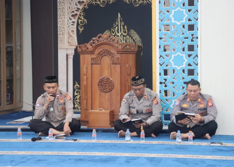 Binrohtal Rutin Polres Garut: Perkuat Iman, Teguhkan Profesionalisme