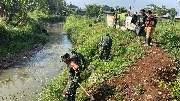 Cegah Banjir, TNI Bareng Satgas Gabungan Gelar Bakti Teritorial di Sungai Cimande