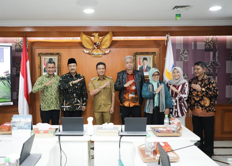 Bupati Bandung Audiensi dengan Menteri Sosial Bahas Lokasi Definitif Sekolah Rakyat