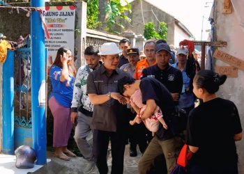 Respon Cepat Kang DS Lakukan Monitoring Bangunan yang Terdampak Angin Kencang di Soreang