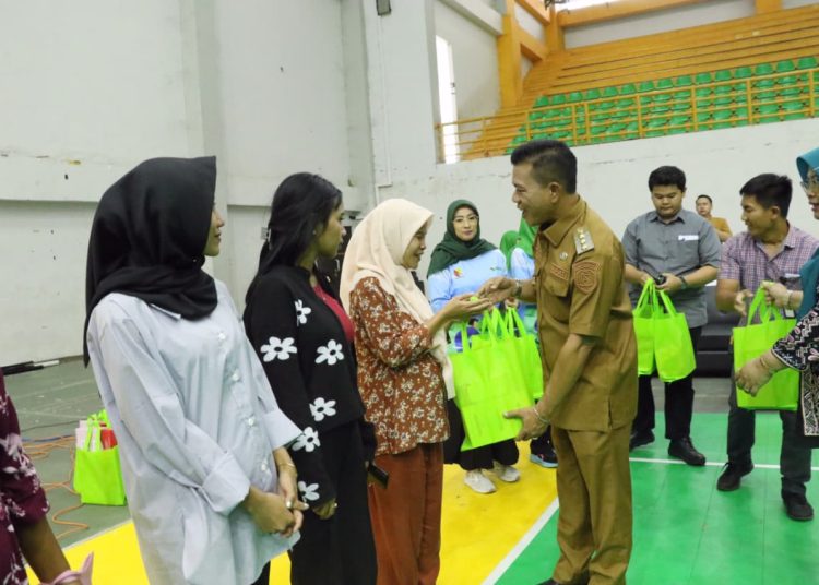 Langkah Kongkrit Antisipasi Rawan Pangan, Kang DS Salurkan 28 Ton Beras dan Minyak Goreng ke 270 Desa dan 10 Kelurahan