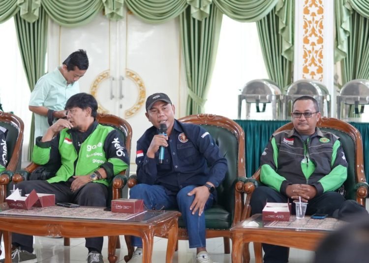 Kang DS Ajak Komunitas Ojek Terlibat dalam Kegiatan Sosial dan Pembangunan
